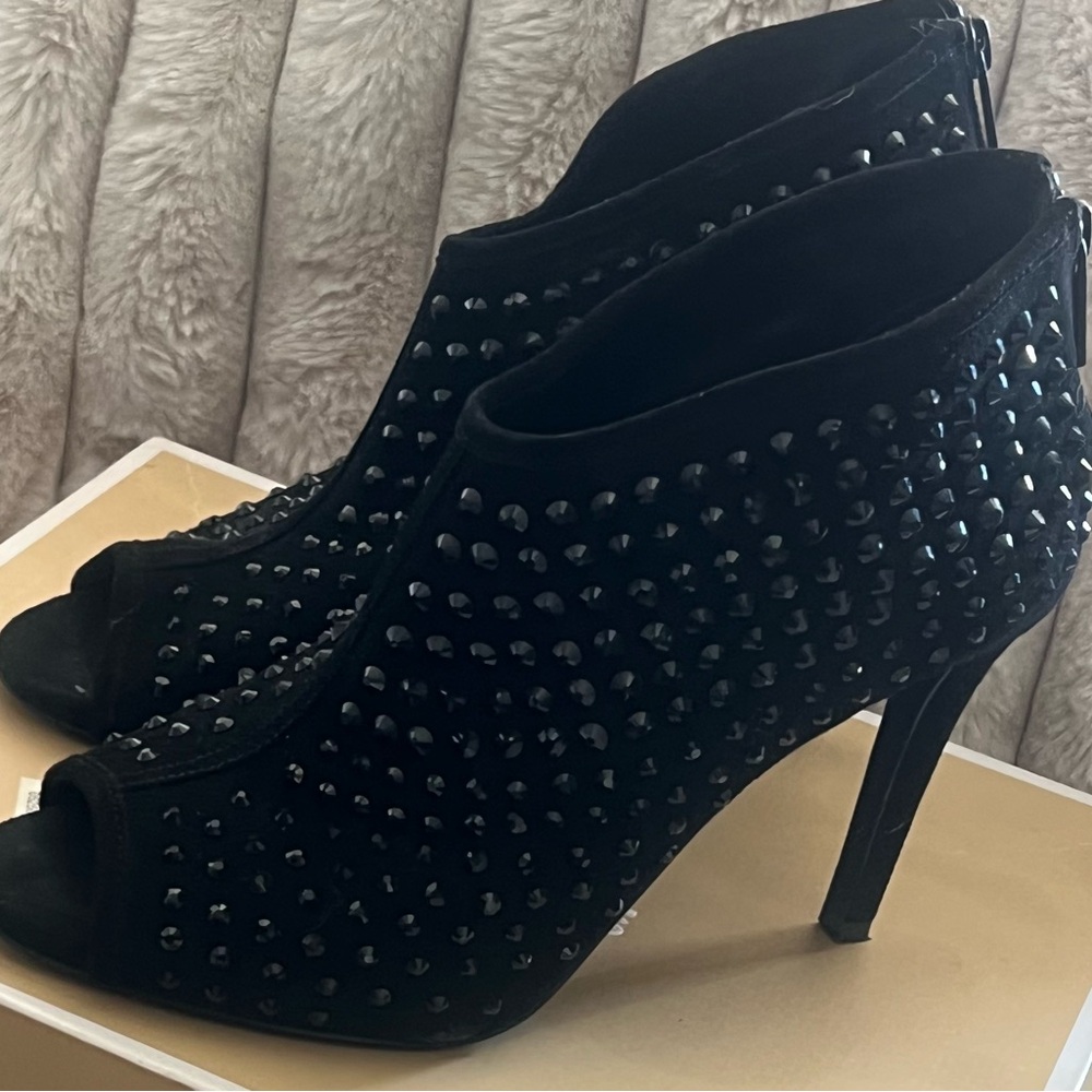 Michael Kors Dani Embellished Open-Toe Suede Booties Heels size 8 LIKE NEW